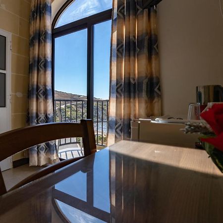 Sunset Seaview Accommodation 마살폰 외부 사진